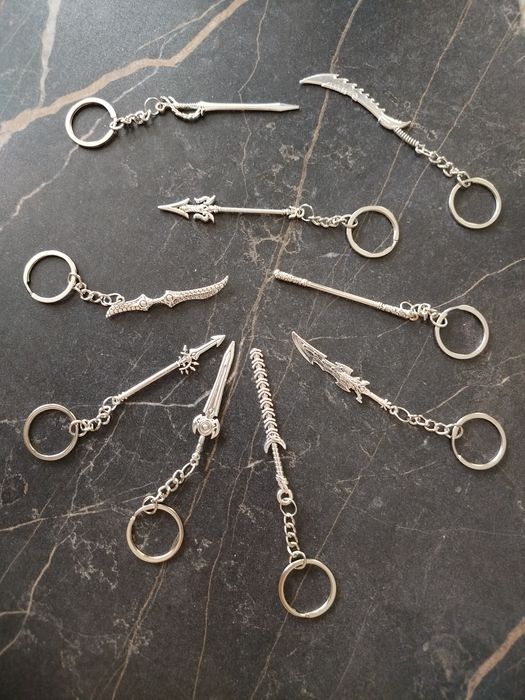 Брелки в форме мечей