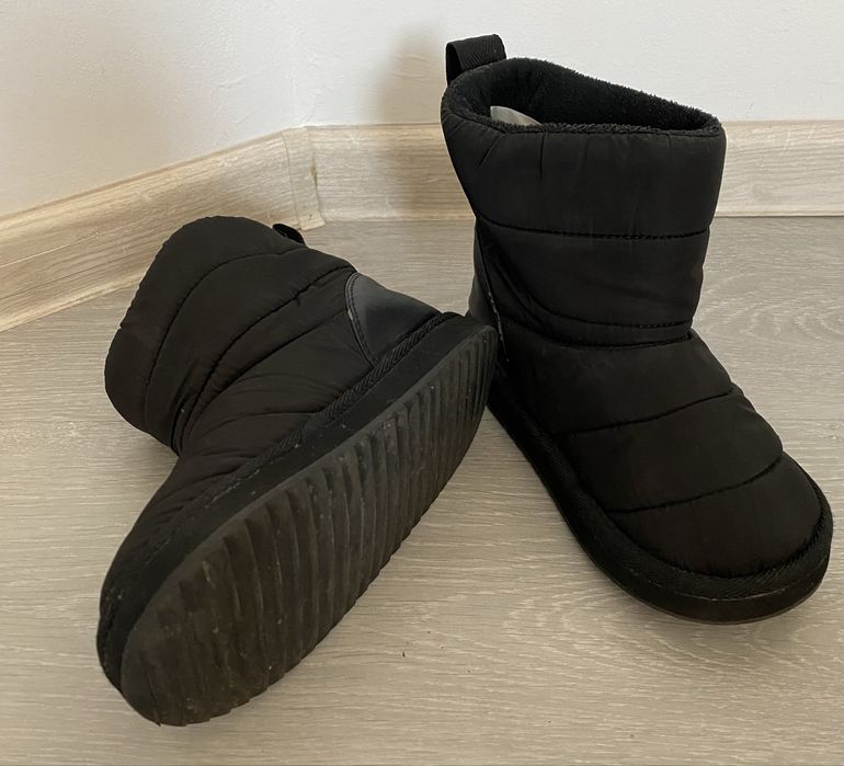 Ghetute H&M, fete, 30-31