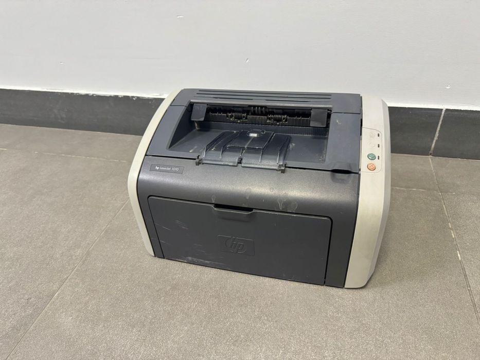 Продам принтер HP Laserjet 1010