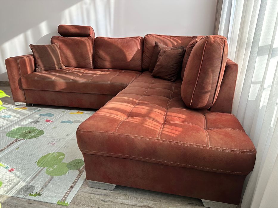 Разтегателен ъглов диван