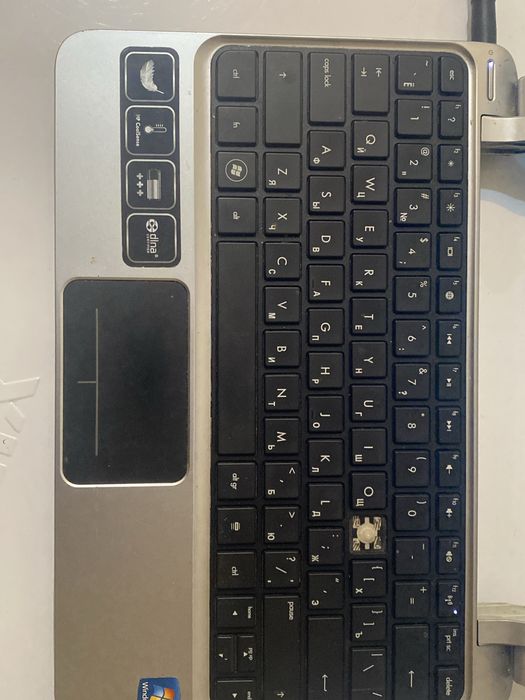 Ноутбук рабочий но старый