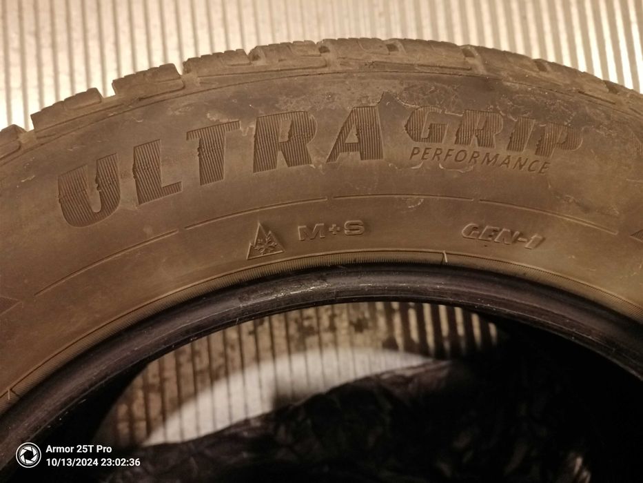 Зимни гуми Goodyear 235/60R18