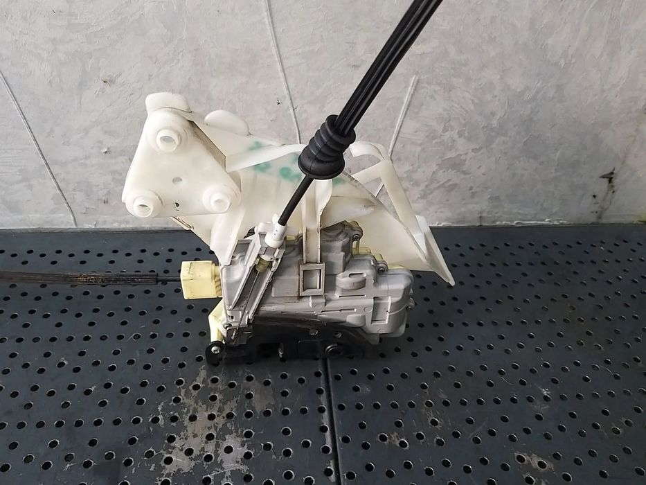 Broasca usa dreapta spate vw passat b6 3c4839016a