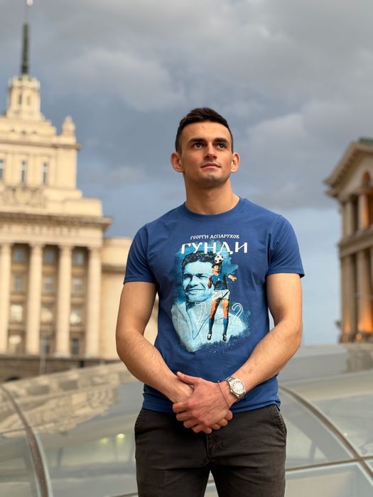 Тениска Гунди, Левски, ултрас, футбол