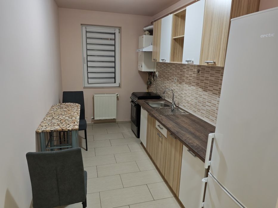 Închiriez apartament cu o cameră