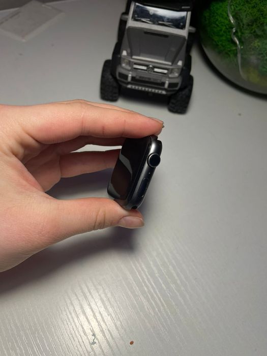 Продам apple watch series 4