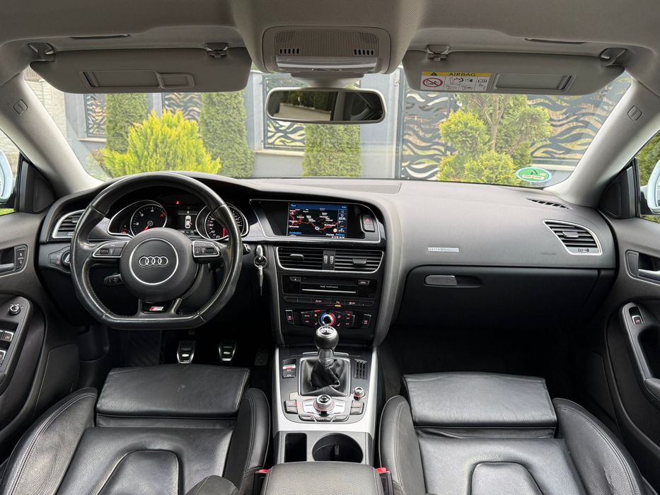 Audi A5 Competition / Distronic / Navigatie / Lane Assist / Senzori Parcar / 190 CP