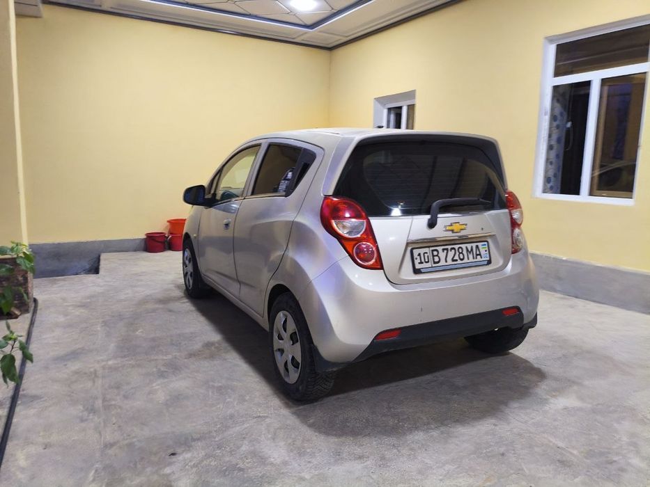 Chevrolet spark .