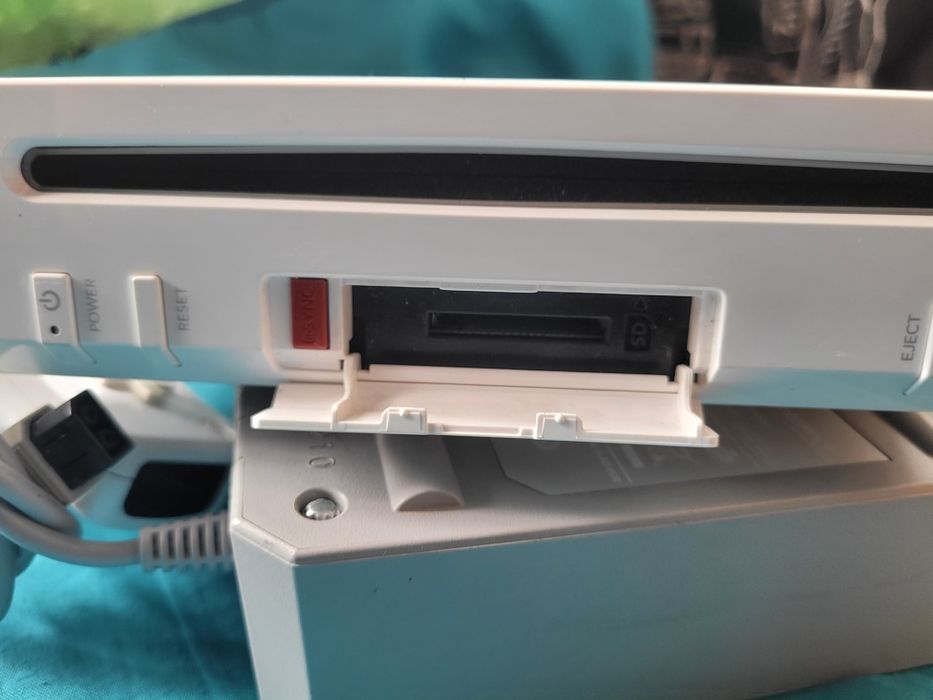 Wii cu incarcator si 1 maneta