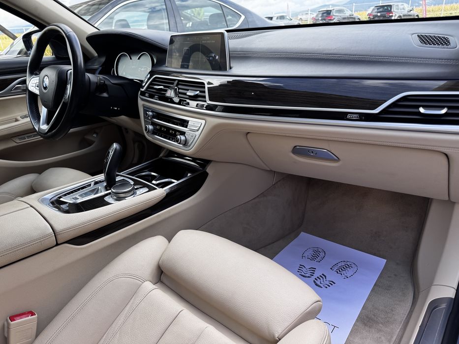 BMW Seria 7 740e  HarmanKardon TVA Deductibil