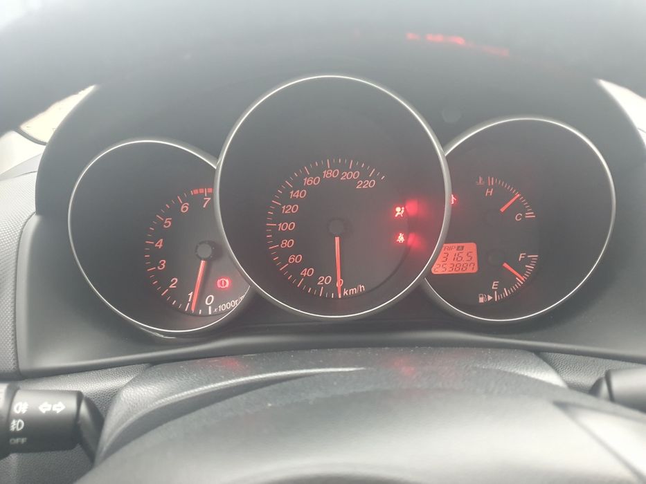 Vând Mazda 3 2005