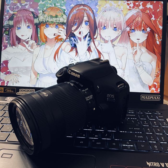 Canon EOS 550 D Япония