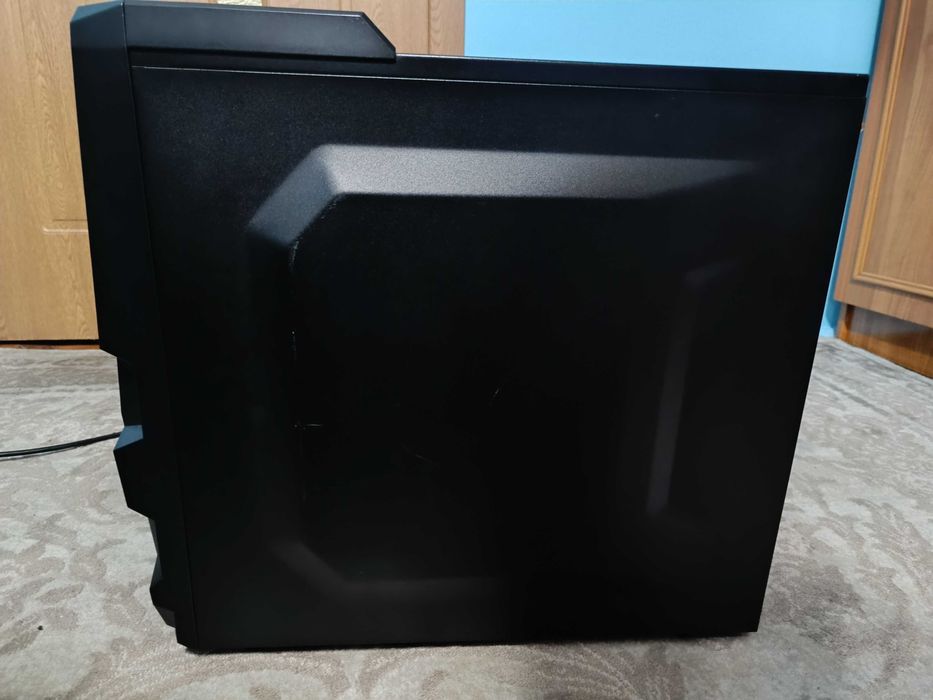 Carcasa PC + Sursa inter-tech energon 750w