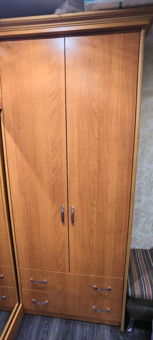 Продам угловой шкаф купе