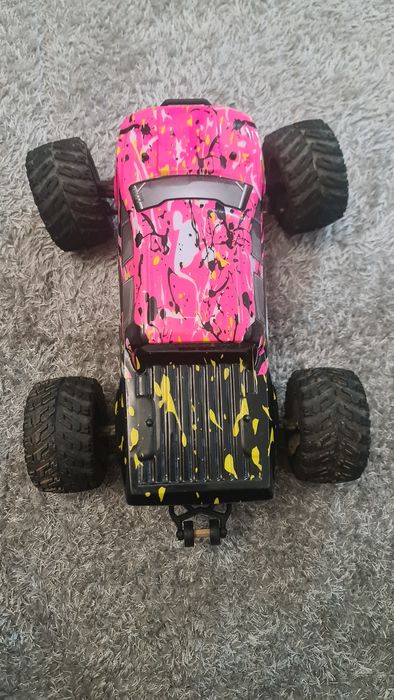 Masina cu telecomanda quantum maverick