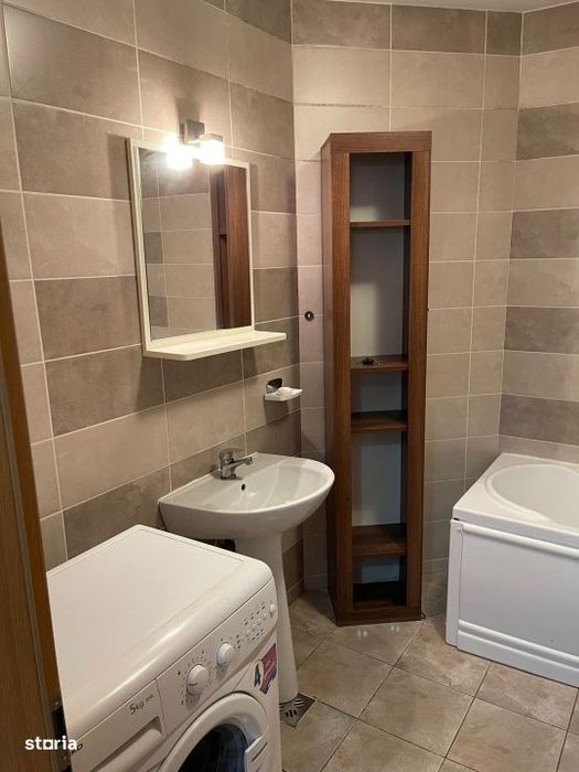 Apartament de 2 camere, semidecomandat, 54 mp + balcon 7 mp, Strada Mo