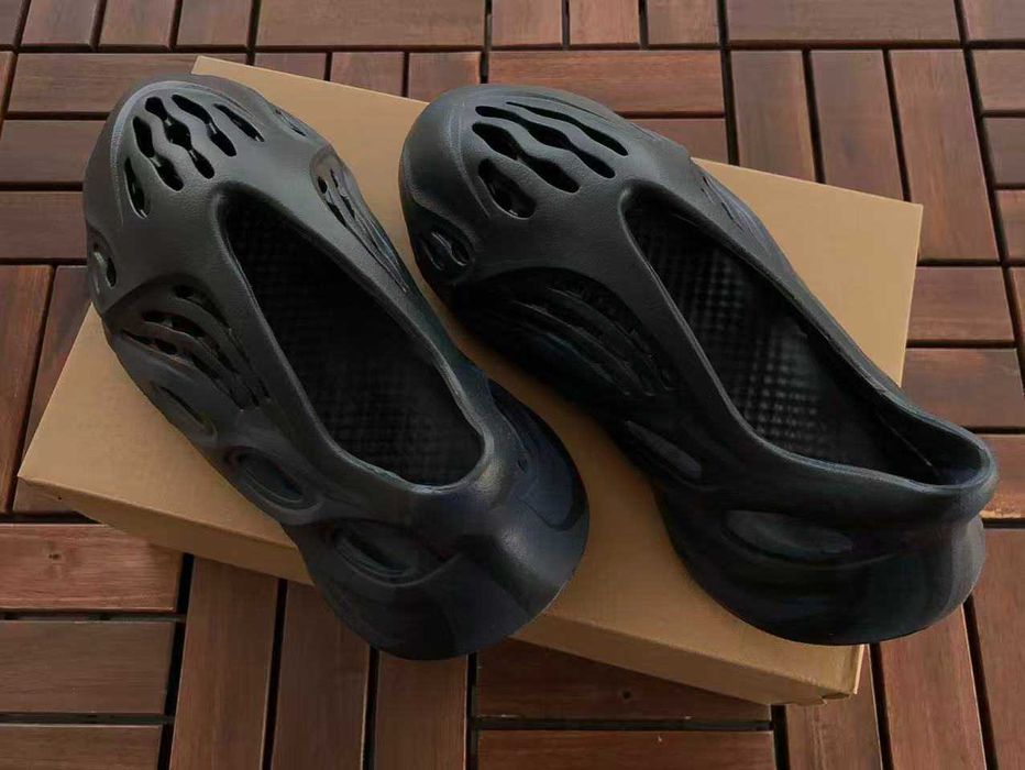 Papuci | Slapi Yeezy Foam Runner Premium