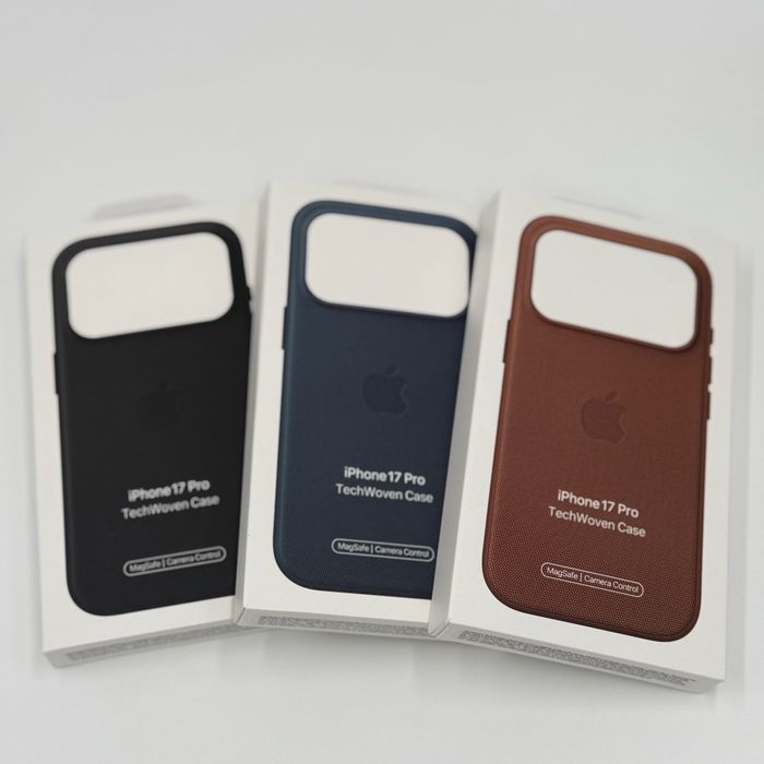 КОМБО: Techwoven калъф с лого + връзка Crossbody Strap за iPhone 17 Pro и 17 Pro Max