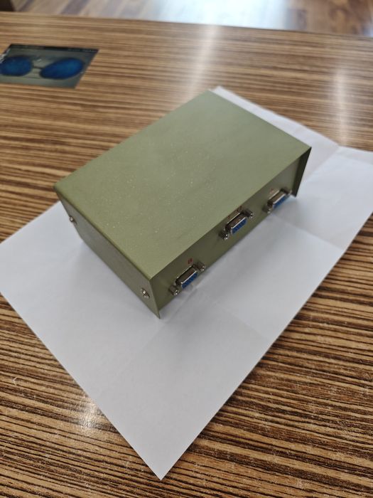 Продавам превключвател за данни  Roline data transfer switch