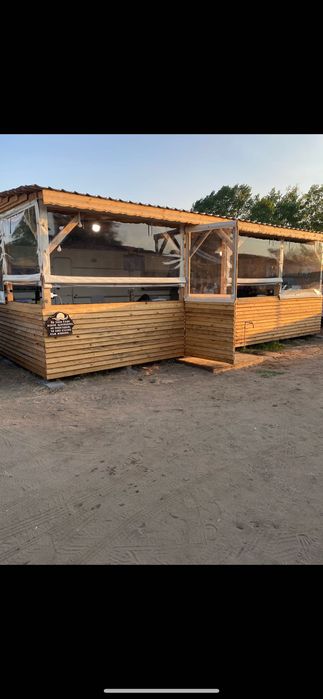 Продавам Каравана на морето с изграден навес