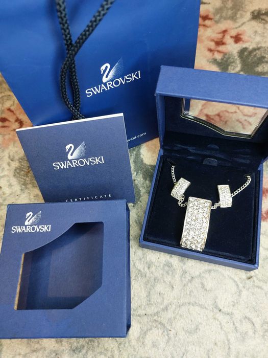 Set swarovski in cutie cadou cu punga cadou