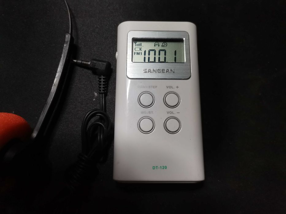 Radio buzunar Sangean DT-120 cu casti