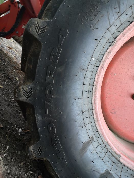 Продавам гума Galaxy Earth Pro 700!