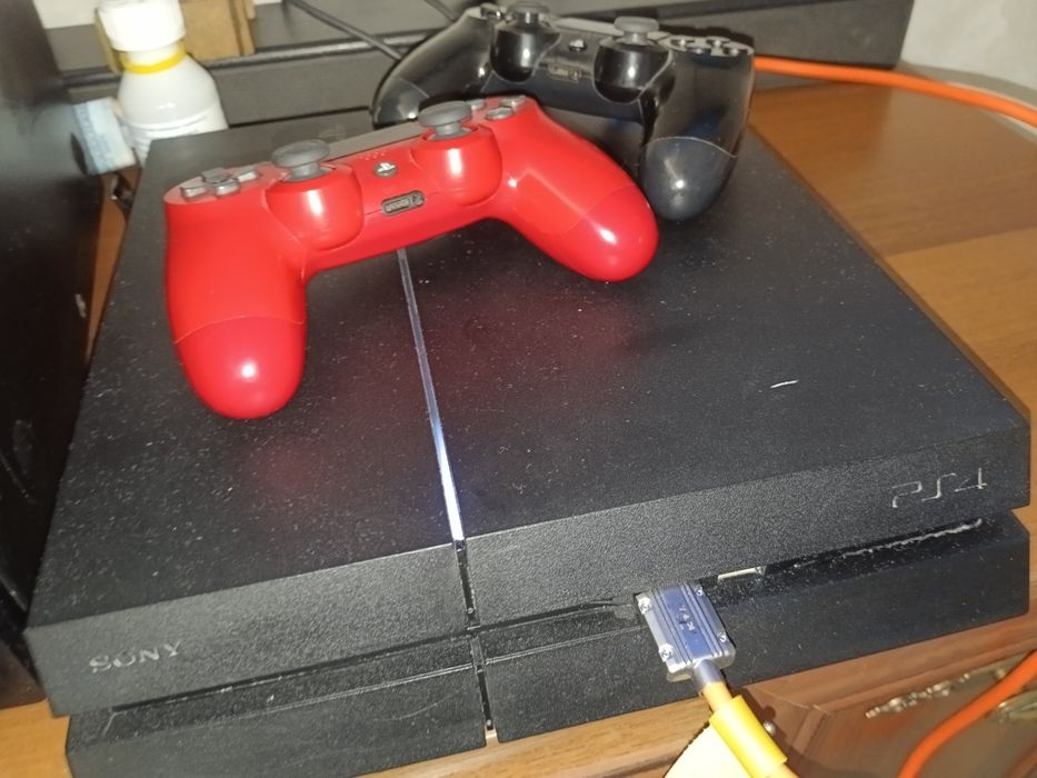 Sony PlayStation 4 500gb 2 геймпада