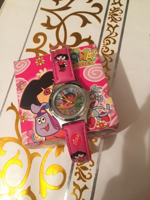 Часы ннручные на батарейках