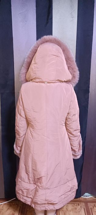 Продам пуховик(зима)