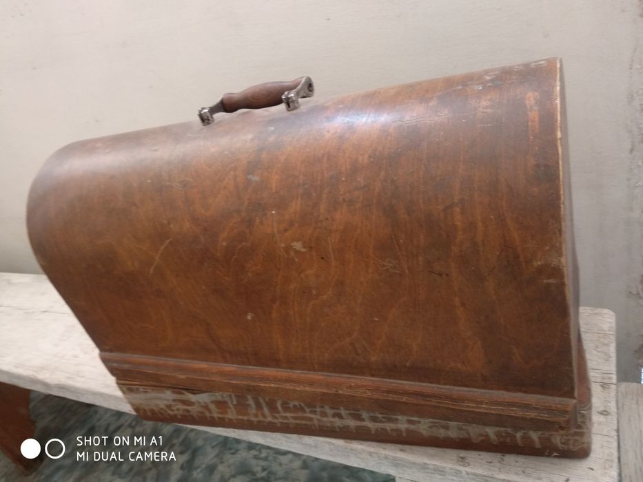 Швейная машина продам