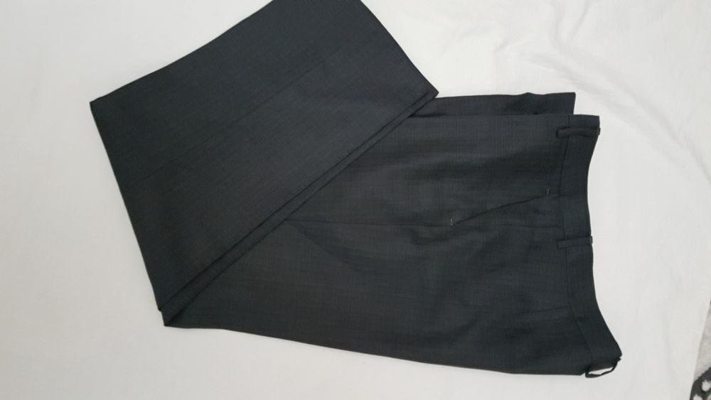 Мужской  серый костюм