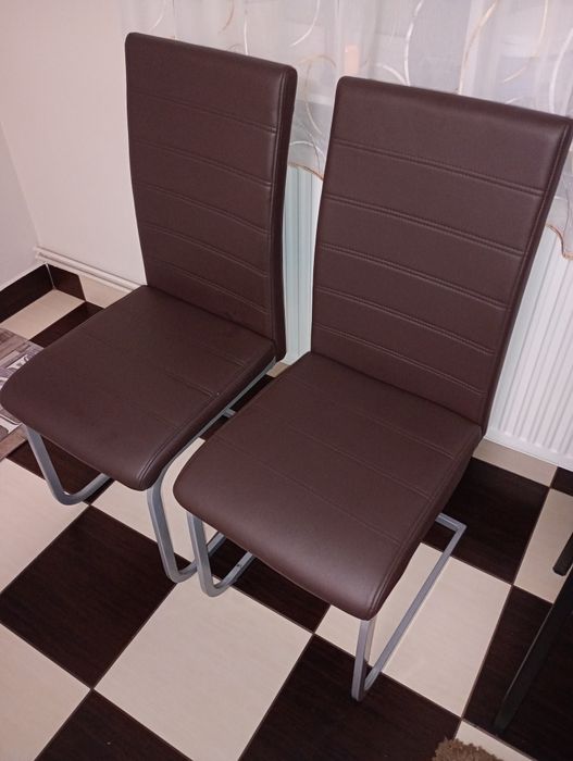 De vânzare 4 scaune