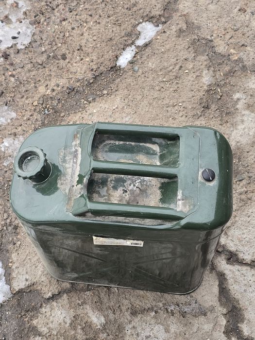 Канистр 20литр сатылады тез арада