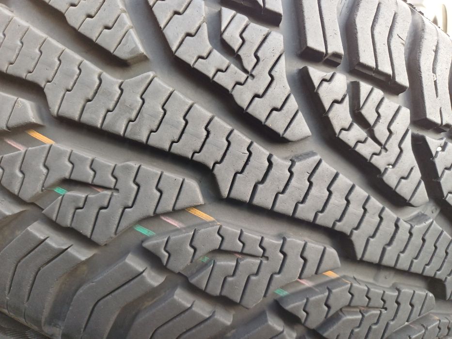 Гуми 225/60/17 Унироял