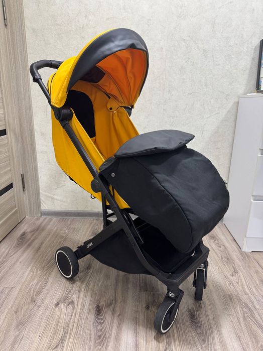 Продам прогулочную коляску Anex air-x.