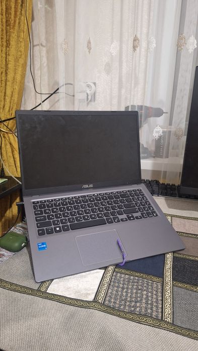 Ноутбук ASUS X515E