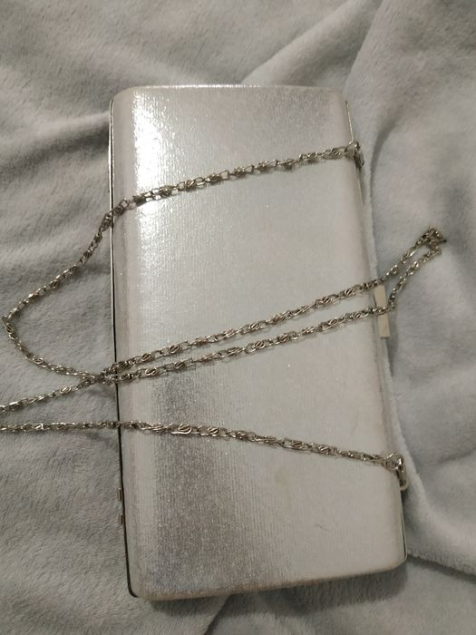 Продам шикарное Платье +подарок