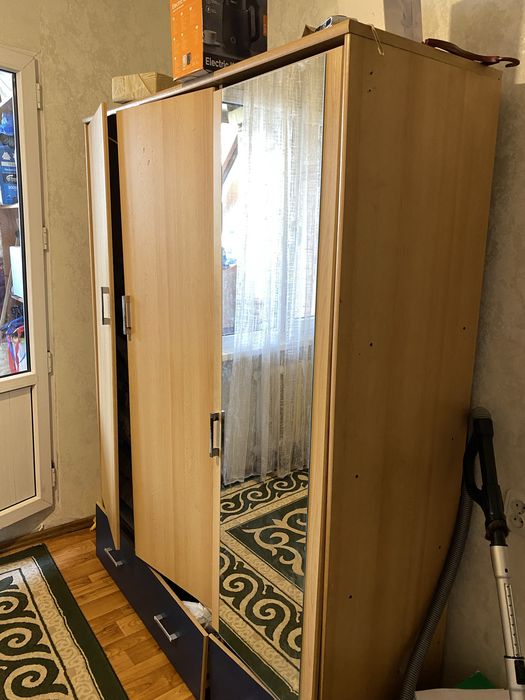 Продам шкаф за 10000