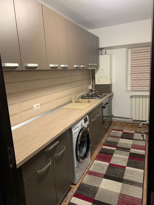 Proprietar, inchiriez apartament 3 camere.