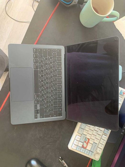 MacBook Air 13" M4 16GB RAM 256 GB 98%