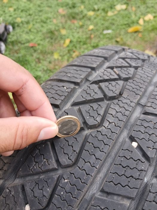 Продавам четири броя зимни гуми