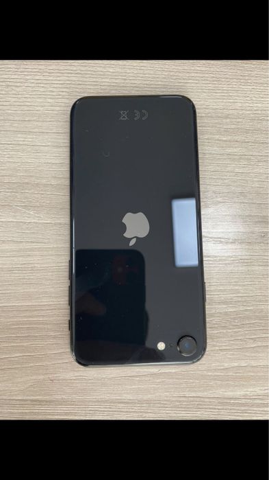 Iphone se 2020 продажа или обмен.