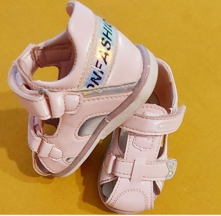 Vand încălțăminte fetiță