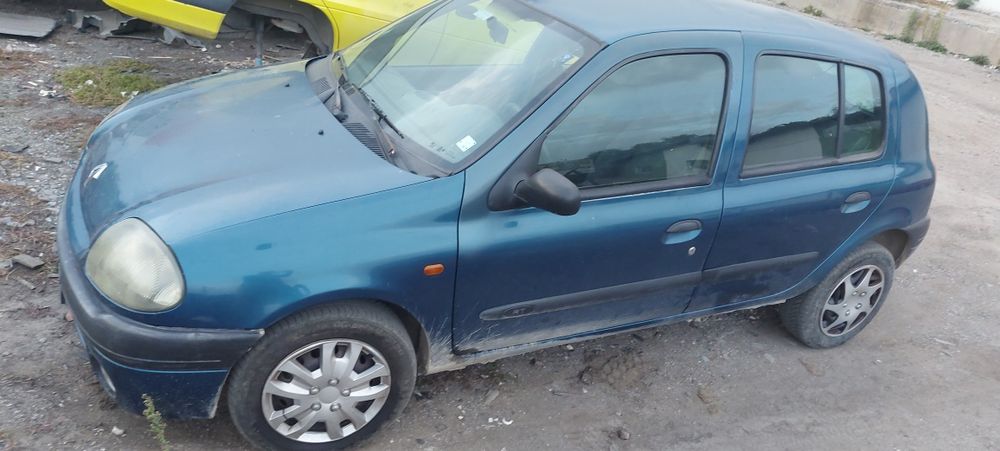 Renault clio 1.4i 55kw 1998г