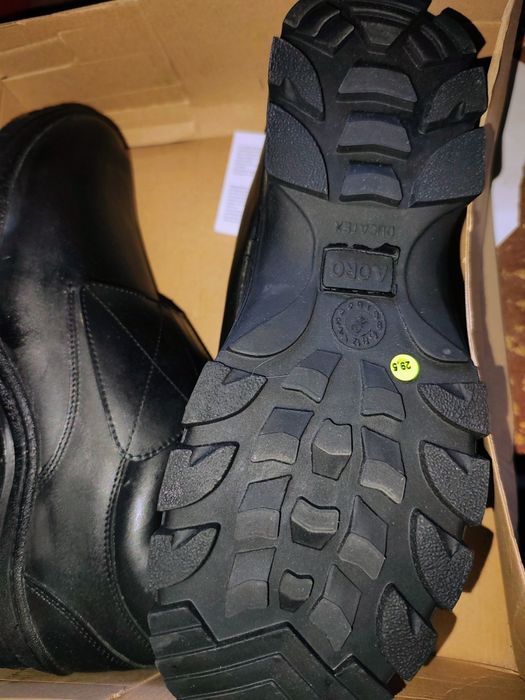 Ghete de marină din piele cu scai