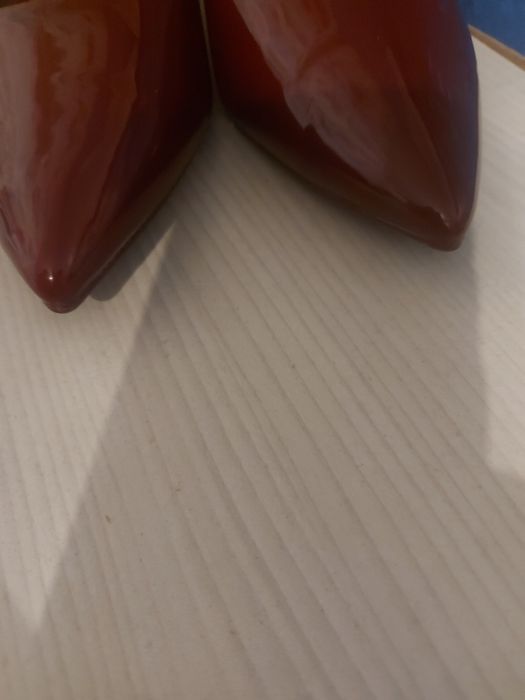 Лачени обувки бордо