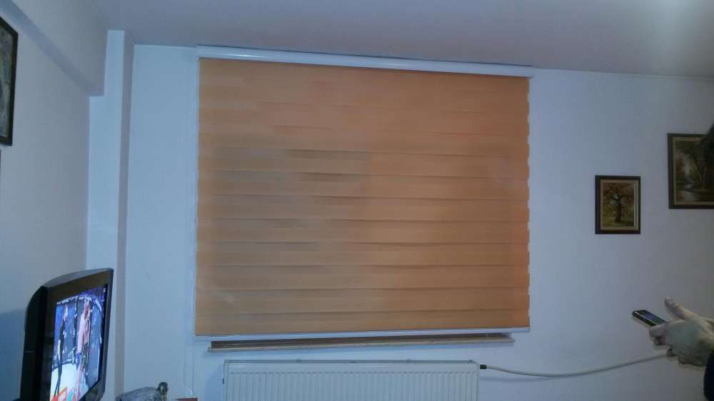 Jaluzele simple sau cu caseta și ghidaj