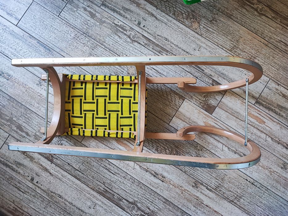 Дървена шейна, нова