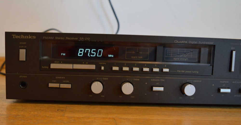 Hi Fi стерео ресийвър Technics SA-212 Made in Japan